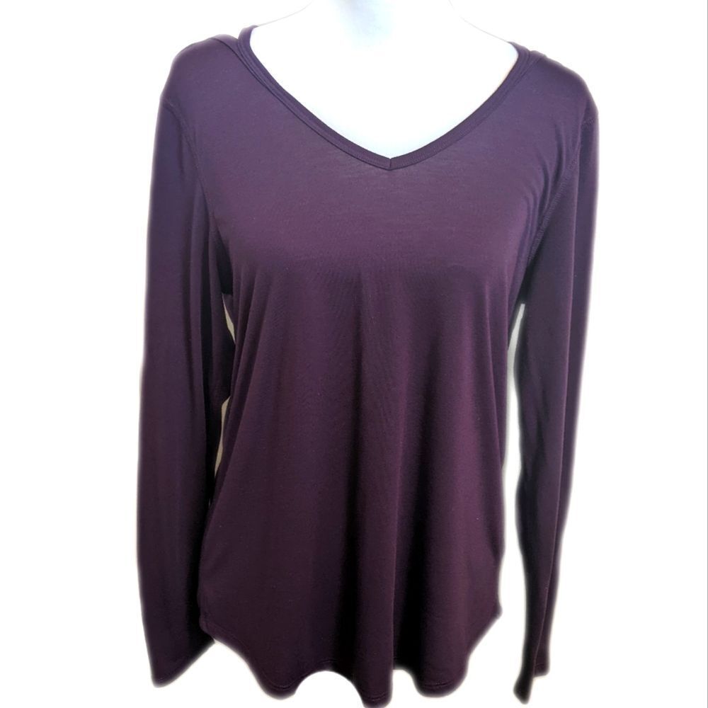 5/$55 Old Navy Active Go-Dry plum purple lightweight loose long sleeve M